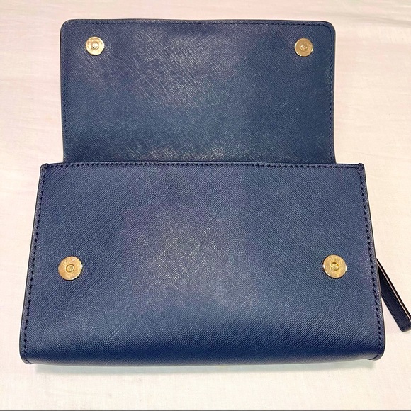 MICHAEL KORS
Jet Set Travel Saffiano Leather Chain Crossbody Navy! - Picture 5 of 5